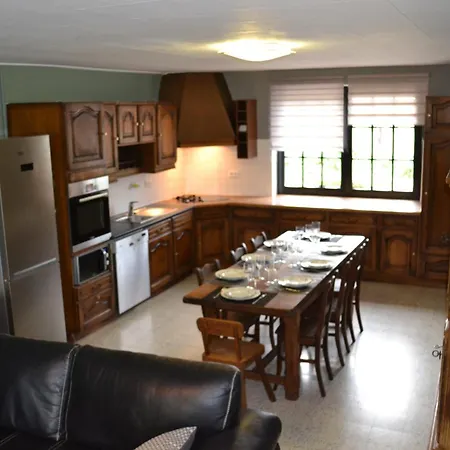 Holiday home Blanc Bleu Sauna Et Jacuzzi Privatif Borne De Recharge Rochefort