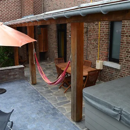 Blanc Bleu Sauna Et Jacuzzi Privatif Borne De Recharge Rochefort