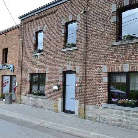 Blanc Bleu Sauna Et Jacuzzi Privatif Borne De Recharge Feriehus