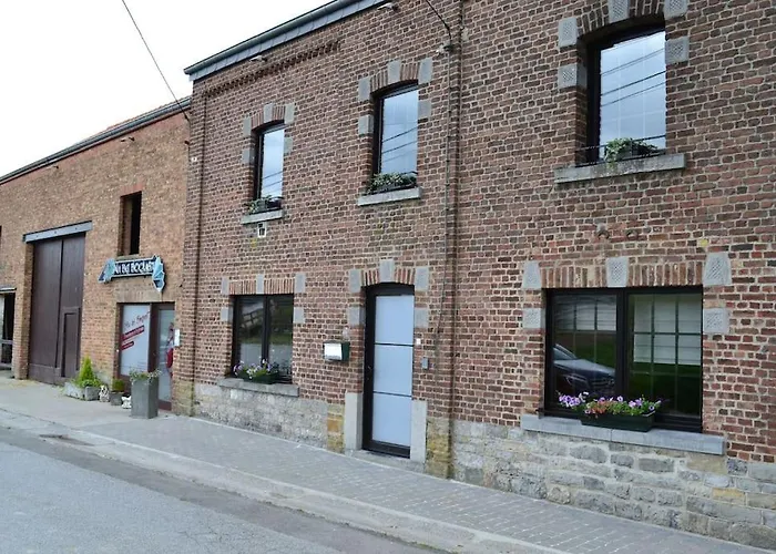 Blanc Bleu Sauna Et Jacuzzi Privatif Borne De Recharge Nyaraló